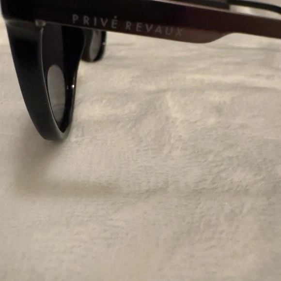 Privé Revaux Black Sunglasses - Picture 2 of 3